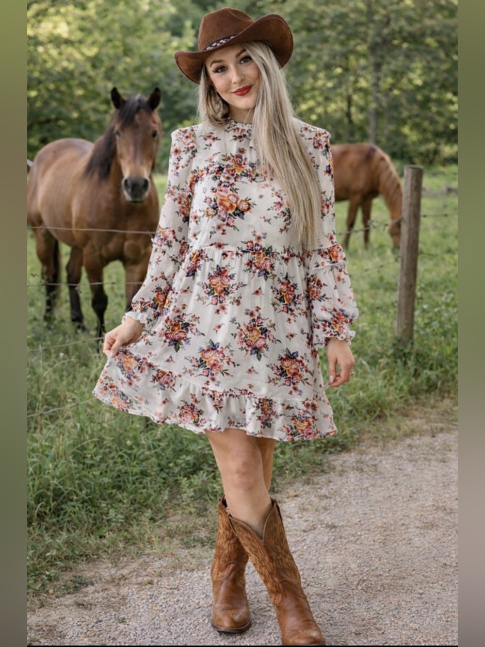 Beautiful and feminine Kit + Sky floral dress in size XL 🌸